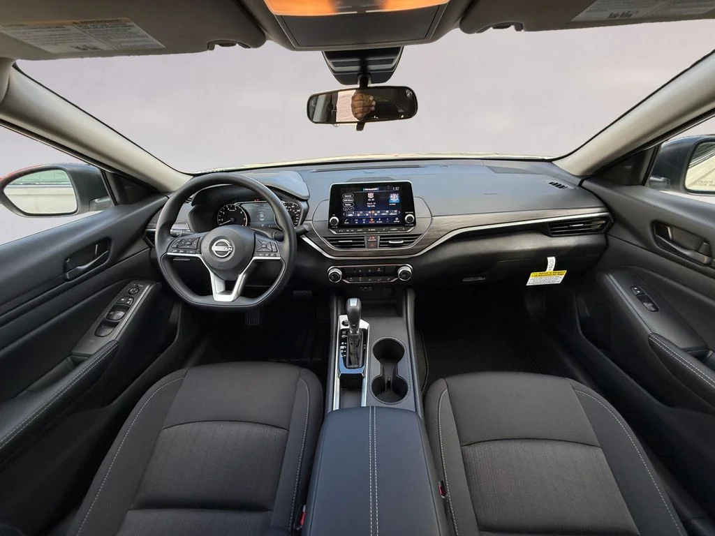 New 2026 White Nissan 2.5 SV image 12