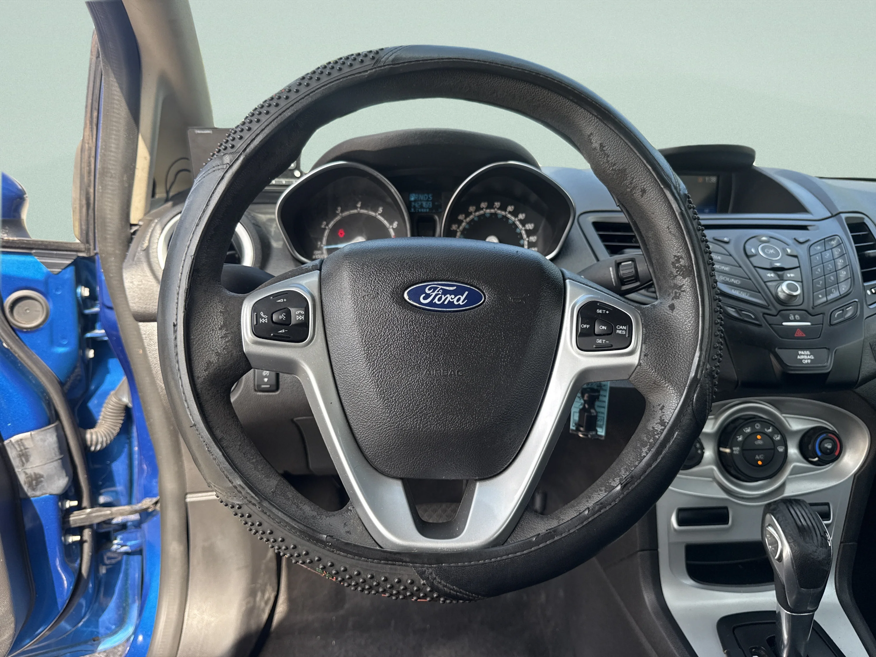 Used 2018 Lightning Blue Metallic Ford SE image 38