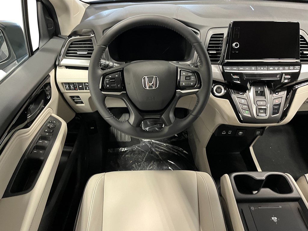 New 2027 Smoke Blue Pearl Honda Touring image 23