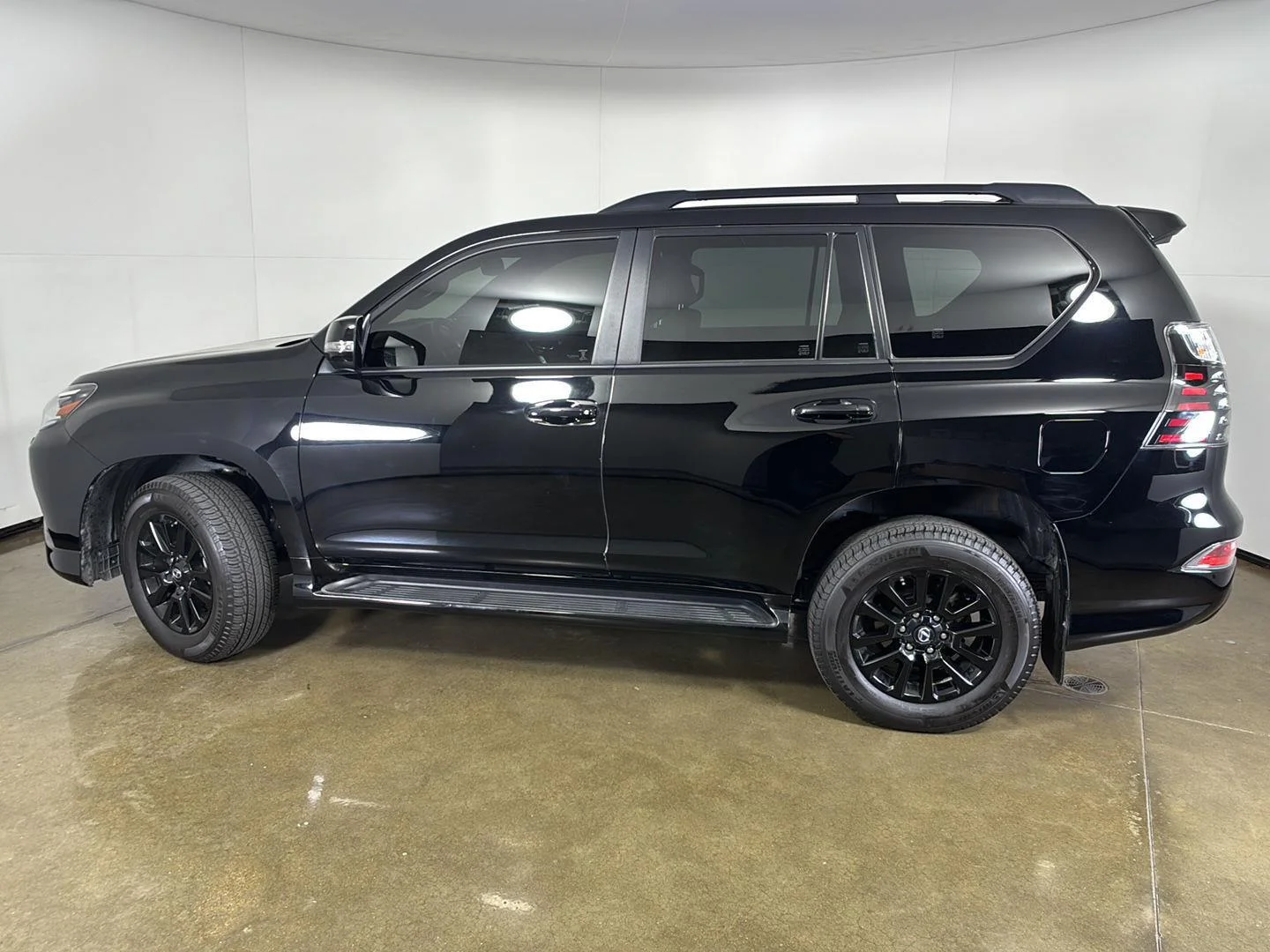 Used 2023 Black Onyx Lexus GX 460 image 14