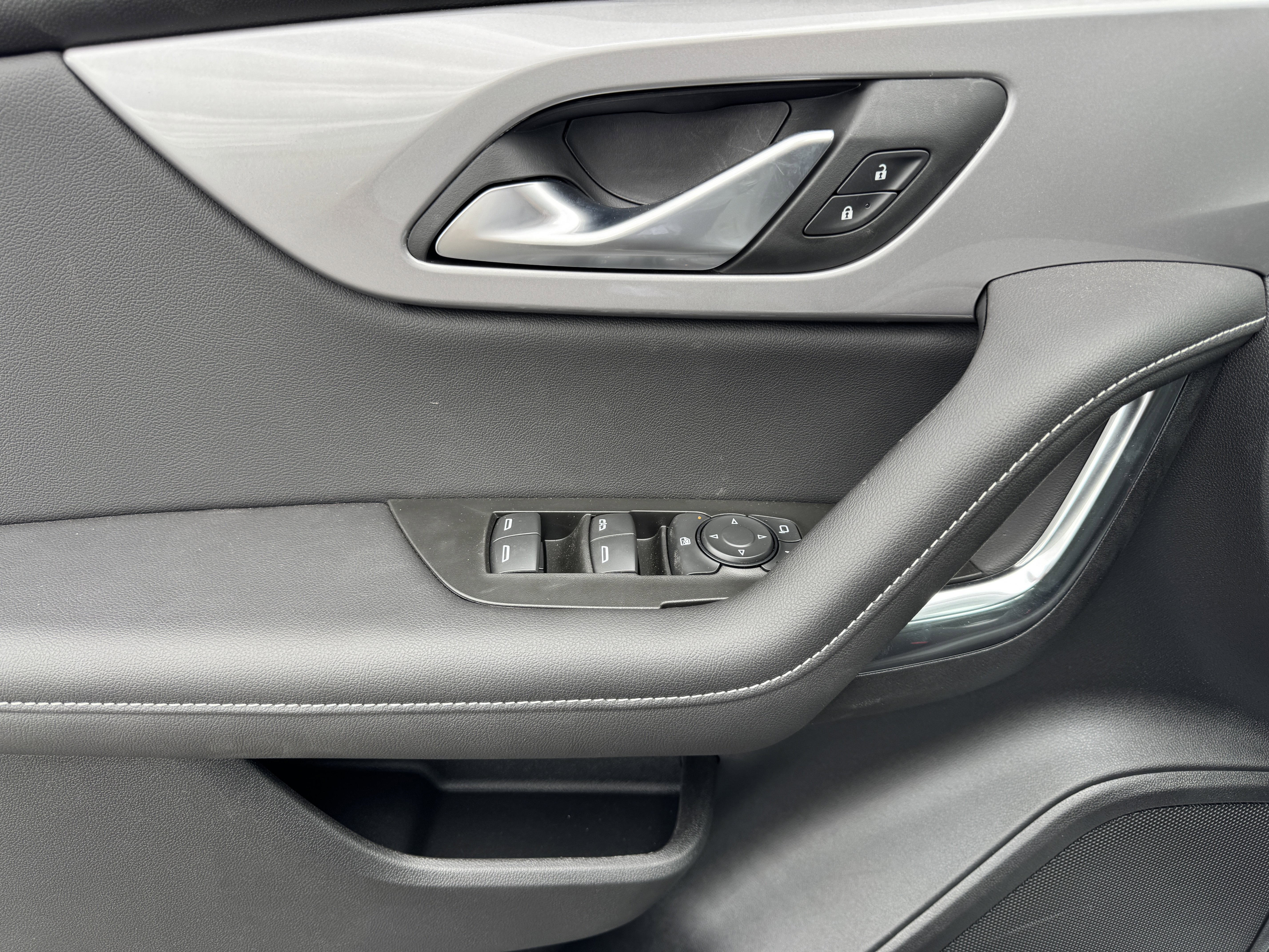 2025 Chevrolet Blazer 2LT - Photo 9