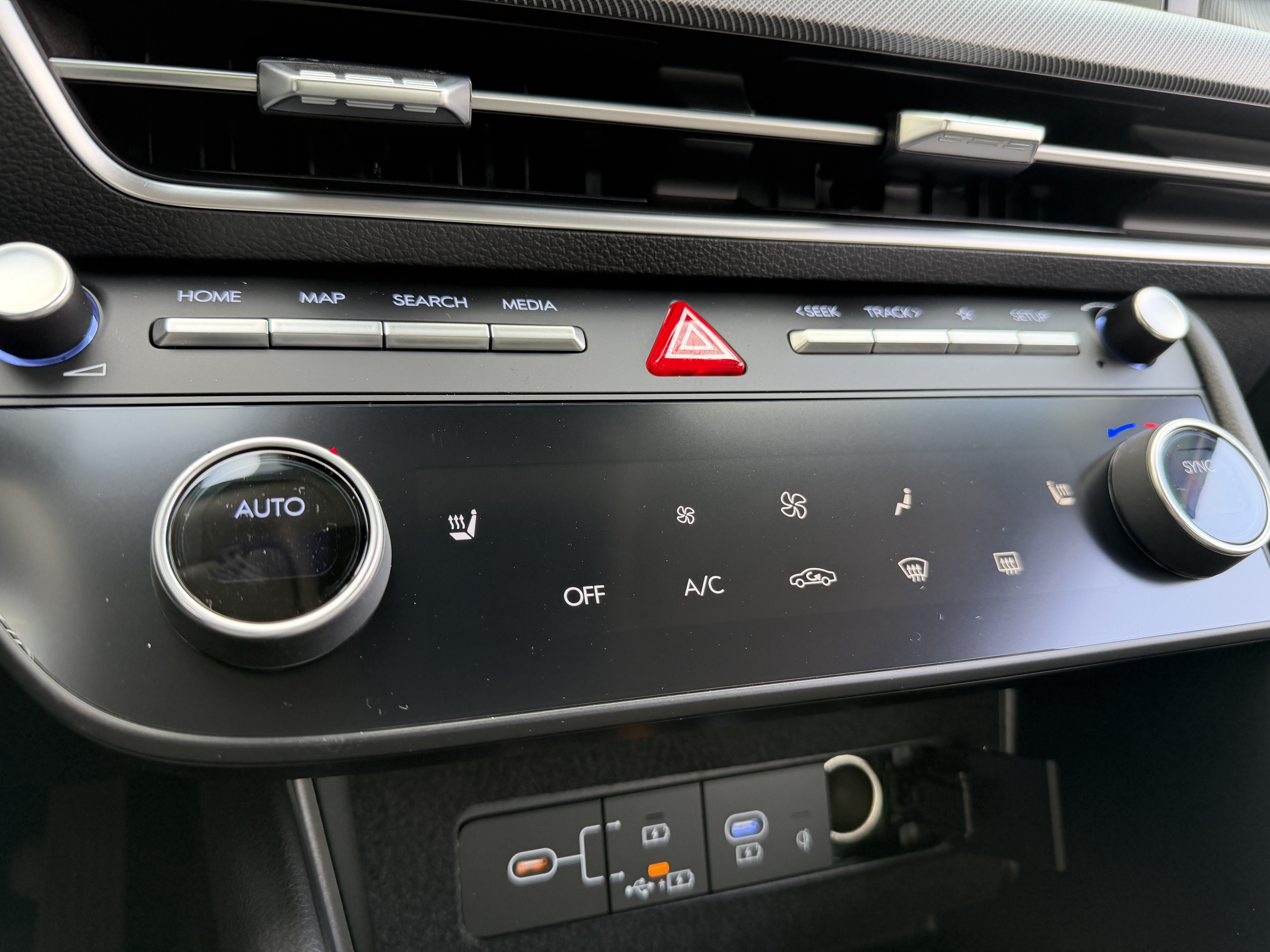 Used 2026 White Hyundai SEL Sport image 32