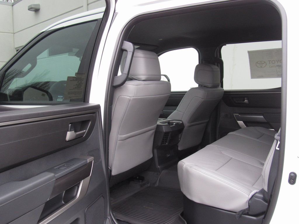 2026 Toyota Tundra SR5 - Photo 18
