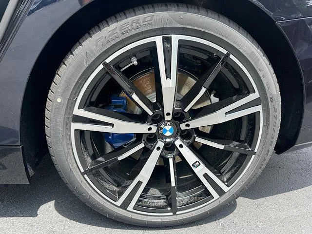 New 2027 Carbon Black Metallic BMW 530i xDrive image 7