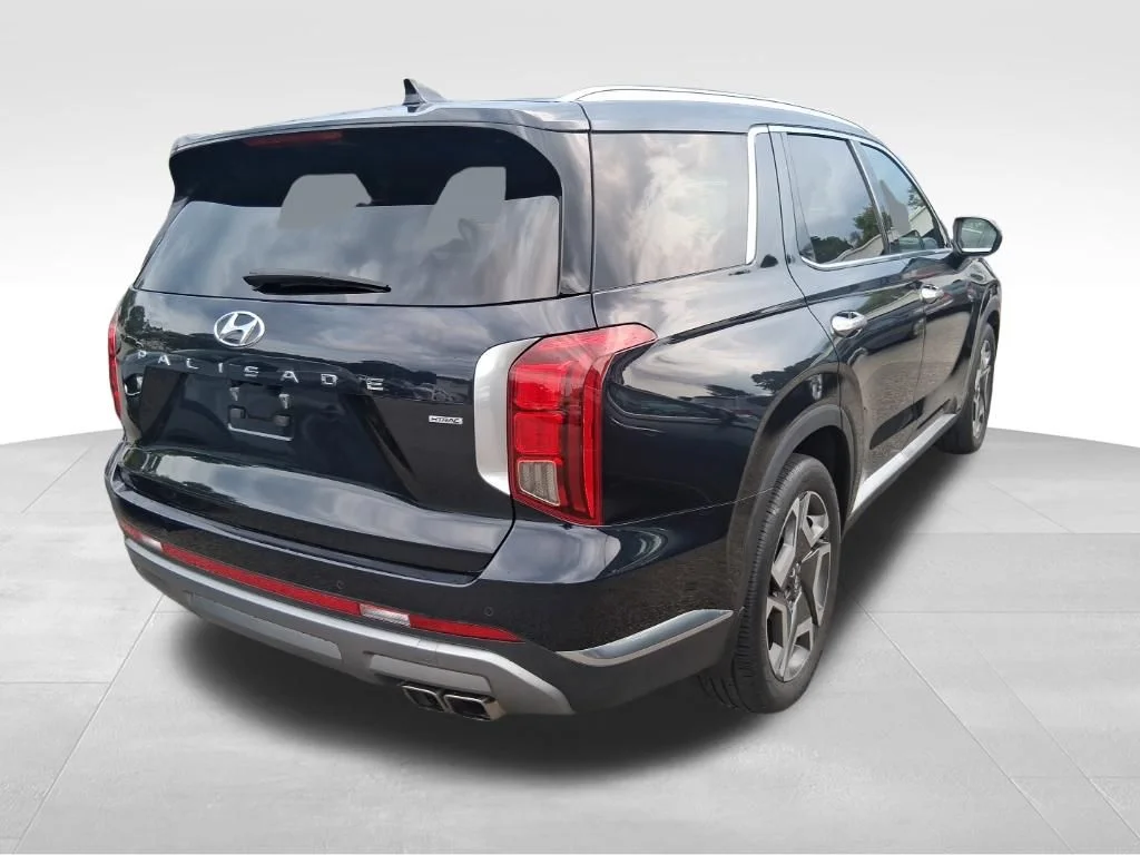 Used 2024 White Hyundai Limited image 4