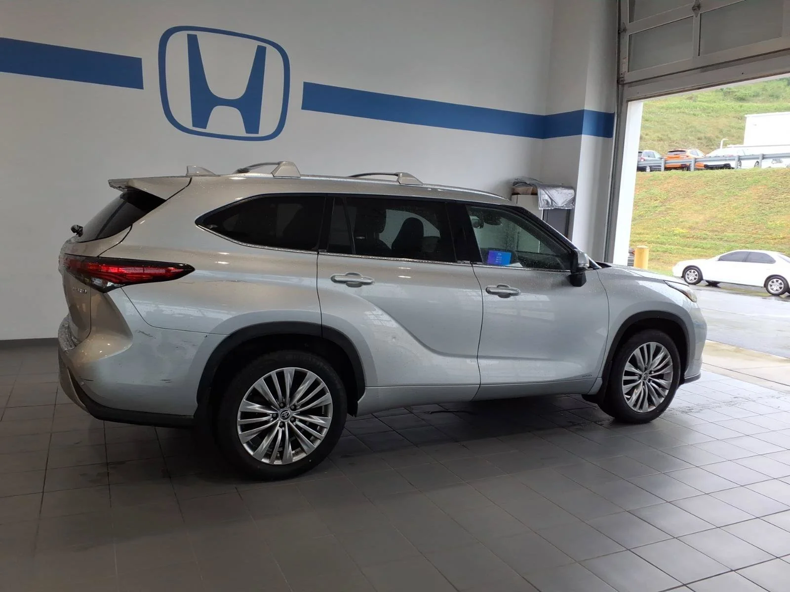 Used 2023 Celestial Silver Metallic Toyota Hybrid Platinum image 4