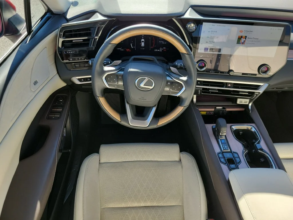 Used 2025 Red Lexus 350 Luxury image 13