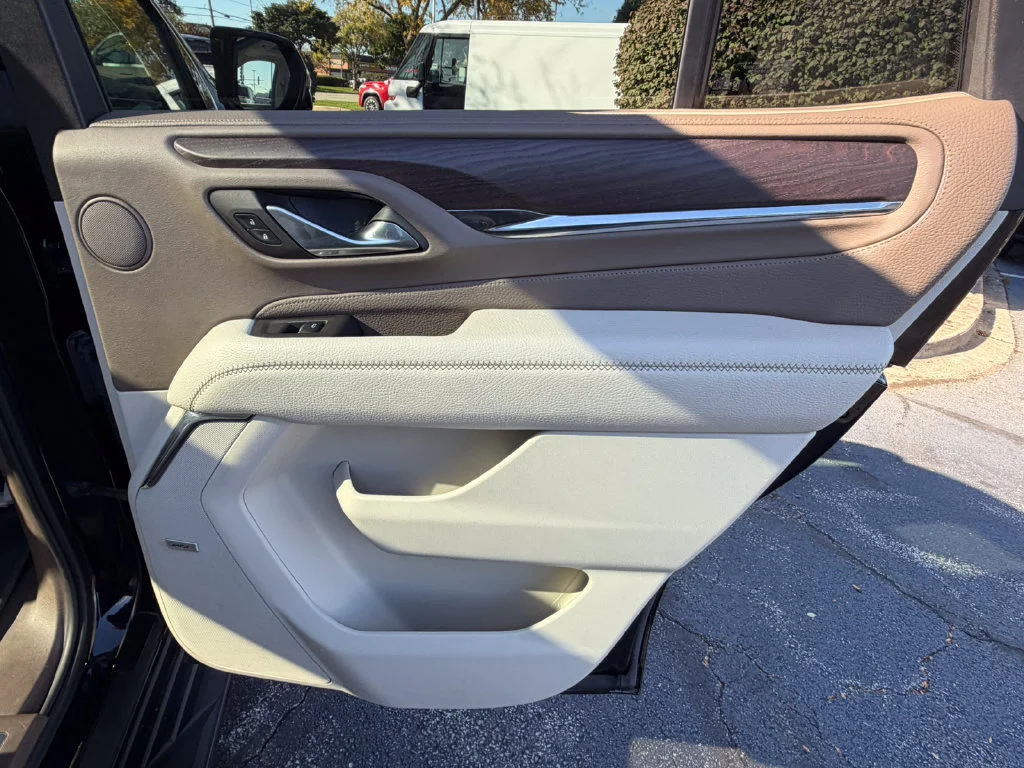 2023 GMC Yukon Denali - Photo 17
