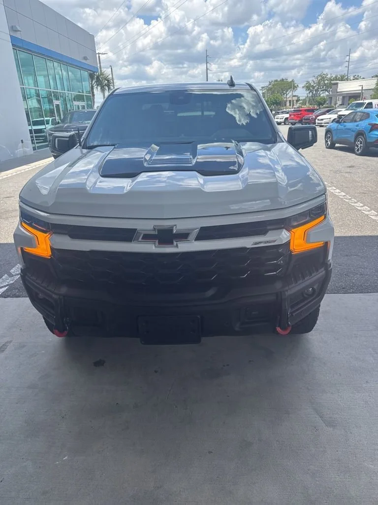 Used 2024 Summit White Chevrolet ZR2 image 3