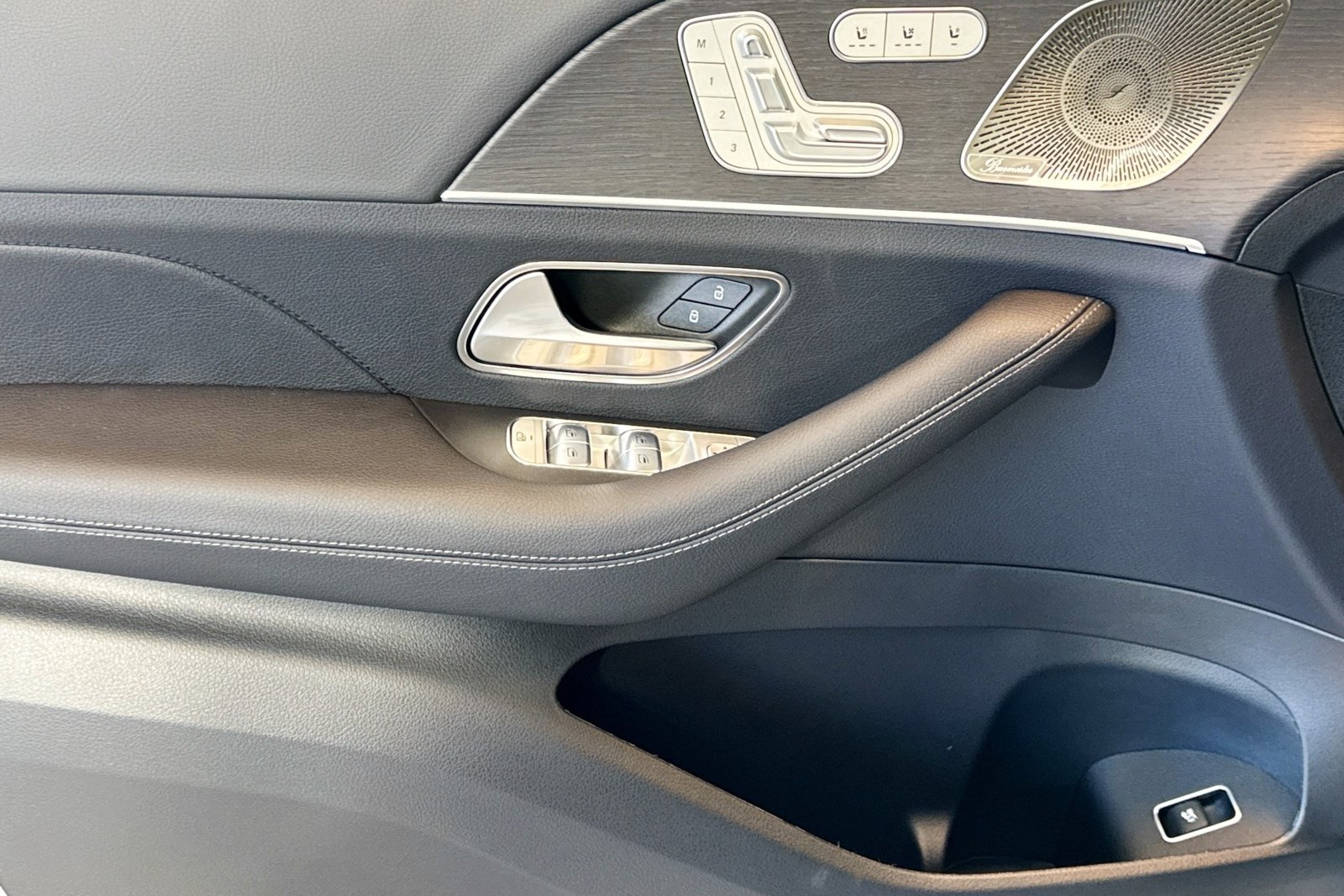 New 2026 Selenite Grey Metallic Mercedes-Benz GLS 450 image 16