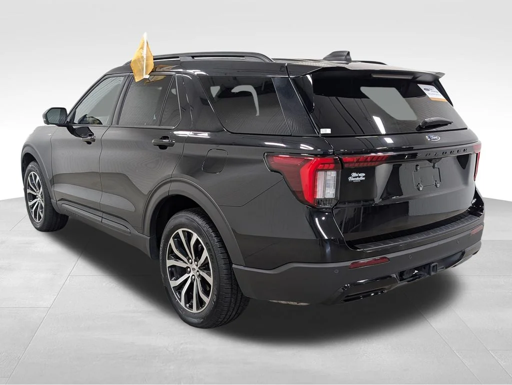 Certified Used 2025 Agate Black Metallic Ford ST-Line image 23