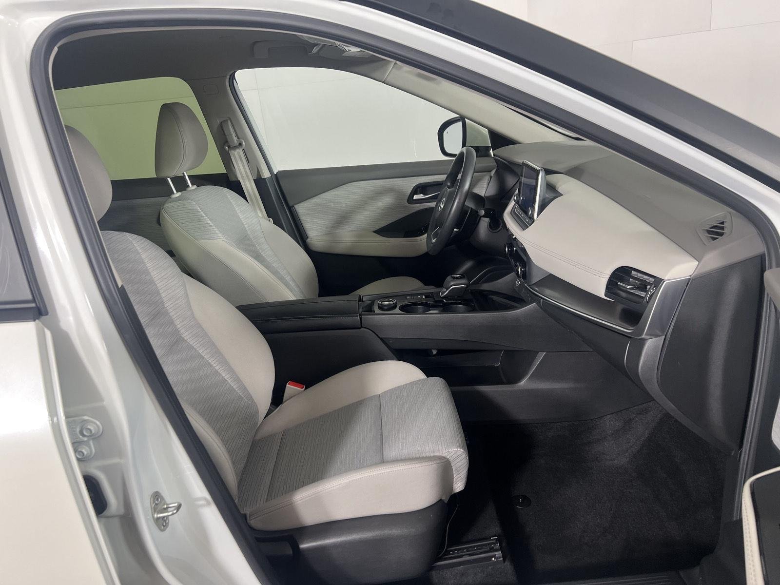 Used 2023 Pearl White Tricoat Nissan SV image 23