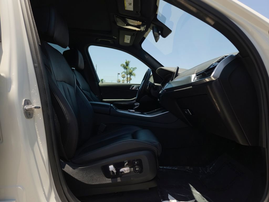 Used 2022 Alpine White BMW xDrive40i image 22