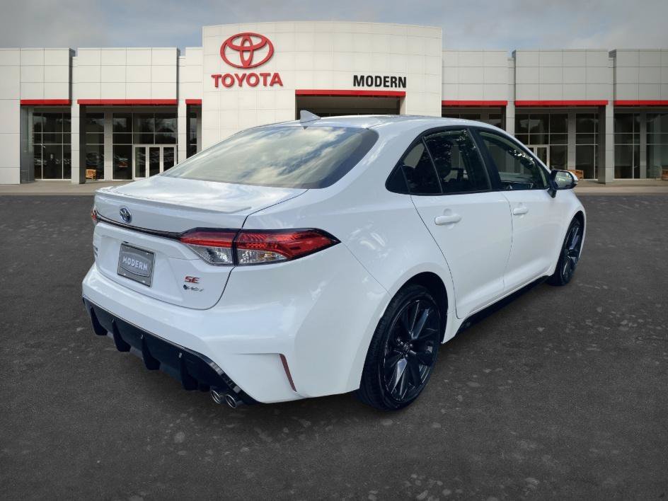 Used 2025 Ice Cap Toyota Hybrid SE image 5