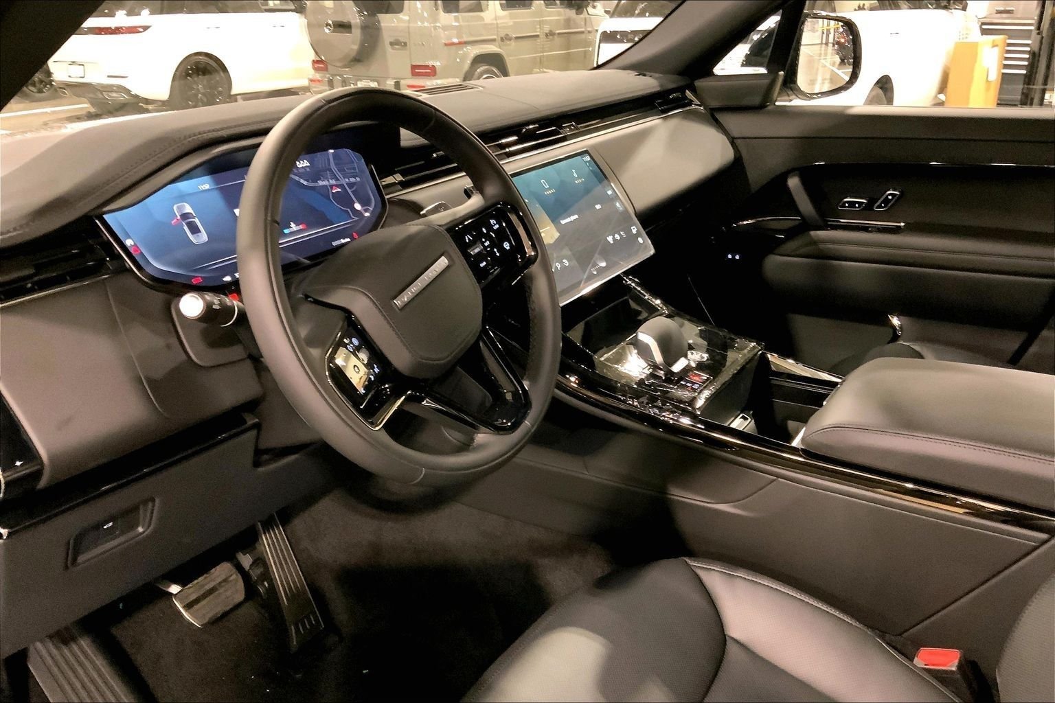 New 2026 Borasco Grey LAND ROVER Dynamic SE image 8