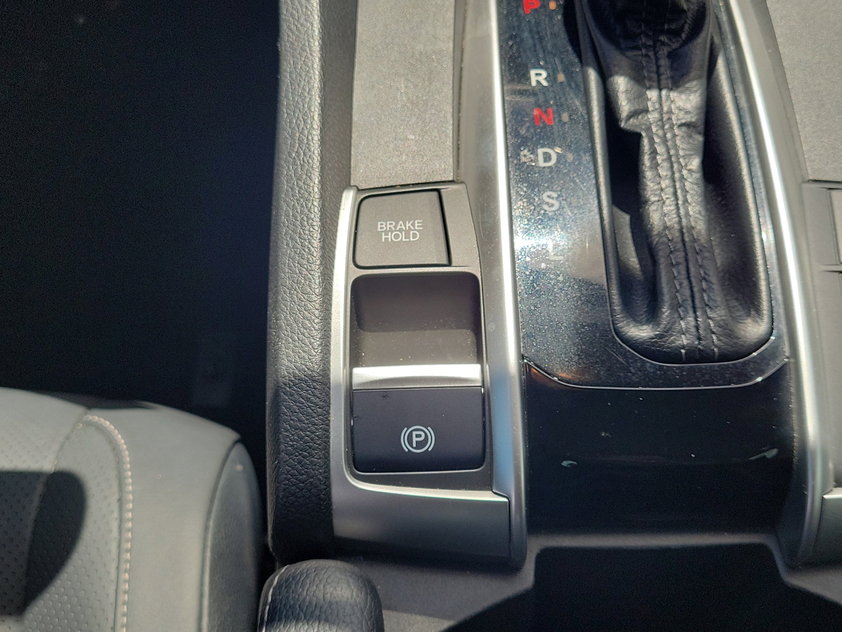 Used 2018 Silver Metallic Honda EX-L image 18