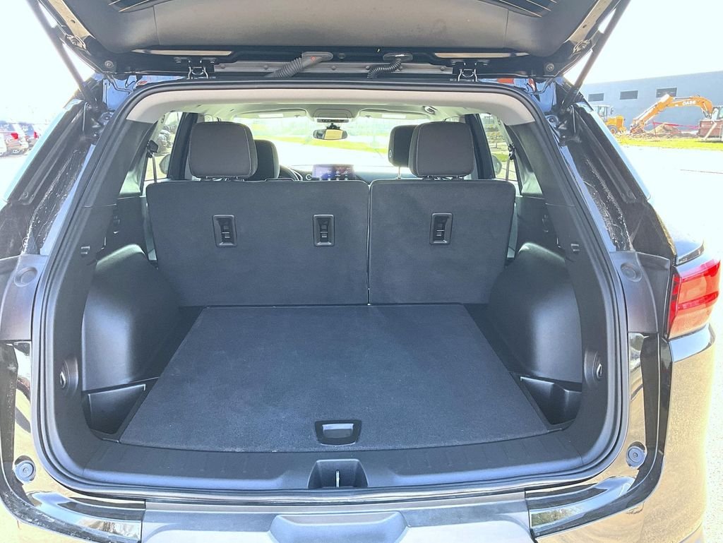 Used 2025 Black Chevrolet LT image 21