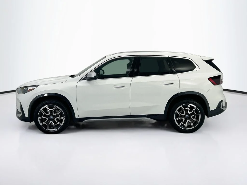 Used 2023 White BMW xDrive28i image 8
