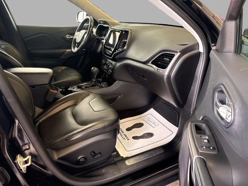 Used 2019 Black Jeep Limited image 12