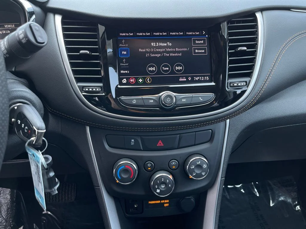 Used 2022 White Chevrolet LS image 18