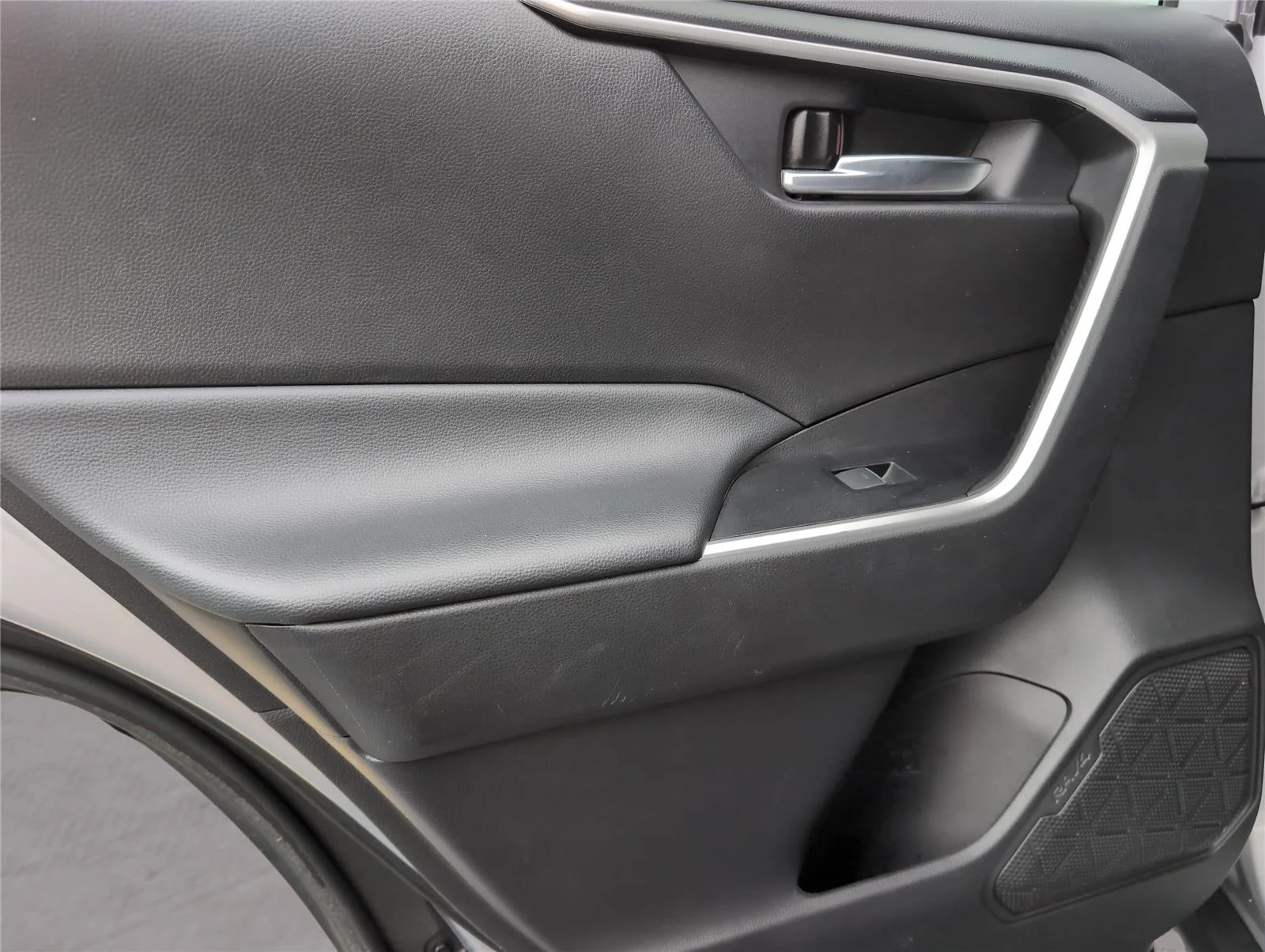 Used 2024 Silver Sky Metallic Toyota XLE image 32