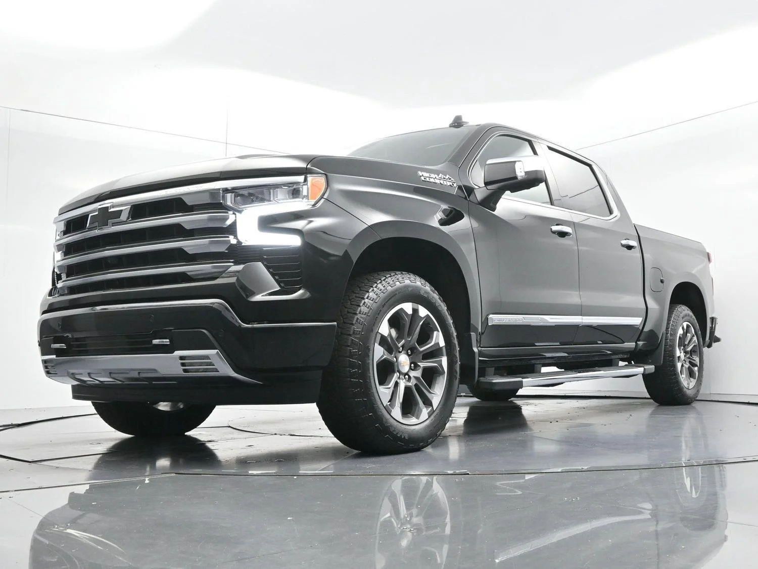 Used 2026 Black Chevrolet High Country image 44