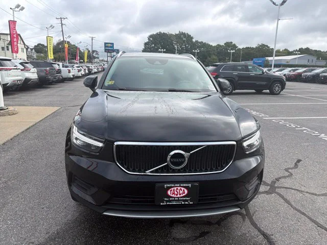 Used 2020 Black Volvo Momentum image 2