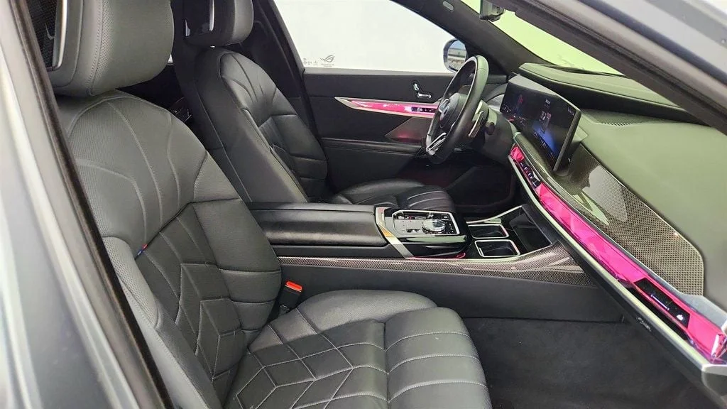 Used 2023 Frozen Pure Grey Metallic BMW 760i xDrive w/ Exec & Driving Assist. Pro & M Sport Pro Packages image 23