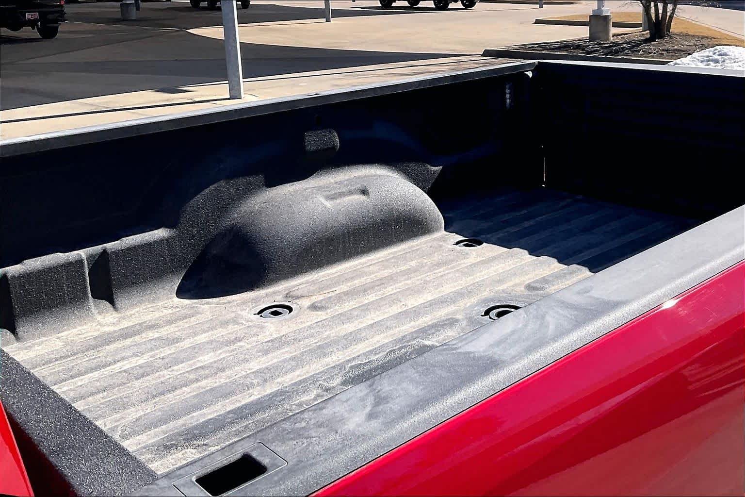New 2026 Molten Red Pearl-Coat Exterior Paint RAM Laramie image 16