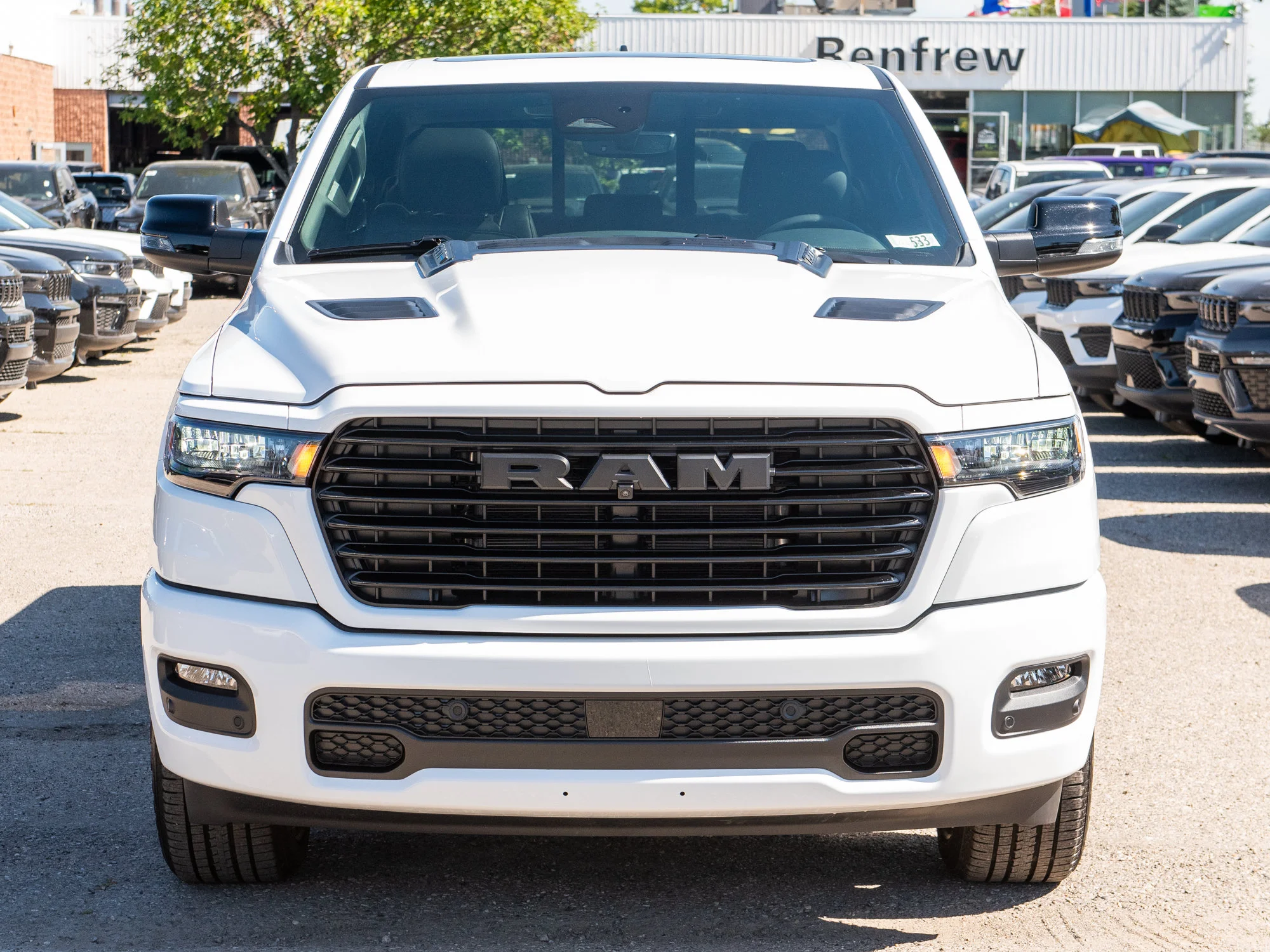 New 2026 White RAM Sport* Crew Cab 4x4, HEMI V8, Panoramic Sunroof, 3.92 Rear Axle, Heated Seats image 9