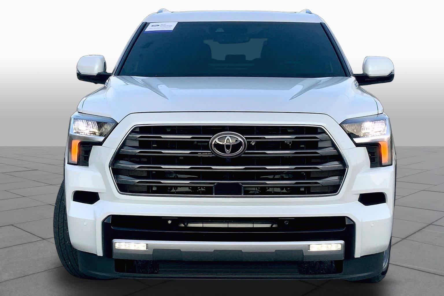 Used 2026 Wind Chill Pearl Toyota Limited image 4