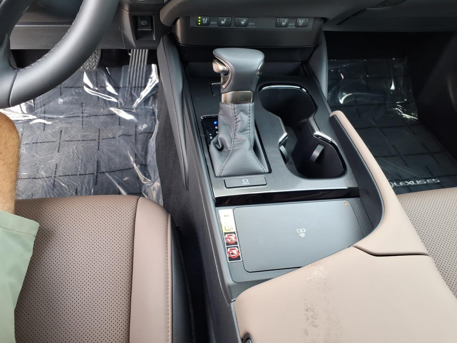 Certified Used 2024 Caviar Lexus 4dr Sedan image 14
