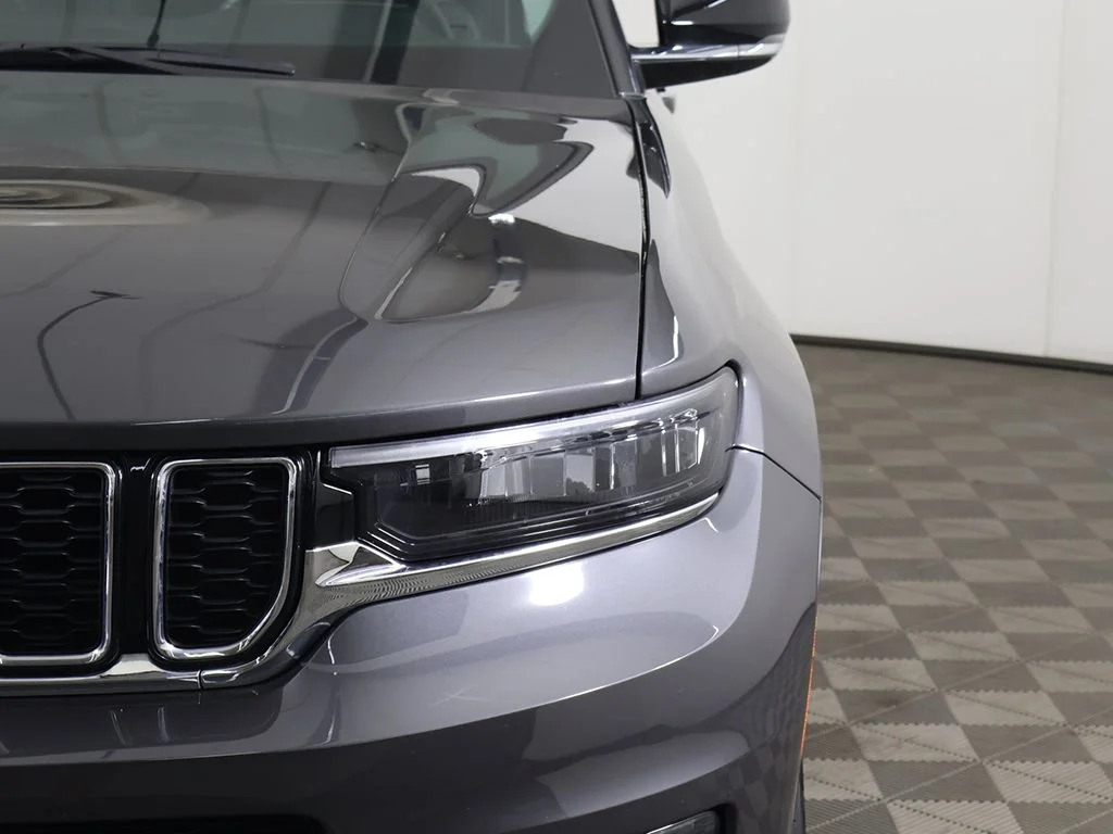 Used 2022 Gray Jeep Limited image 18