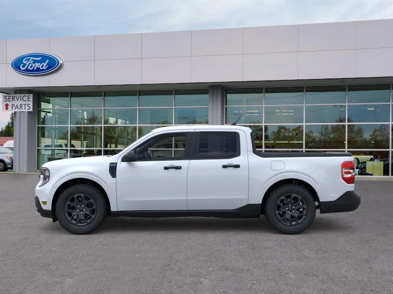 New 2025 Space White Metallic Ford XLT image 34