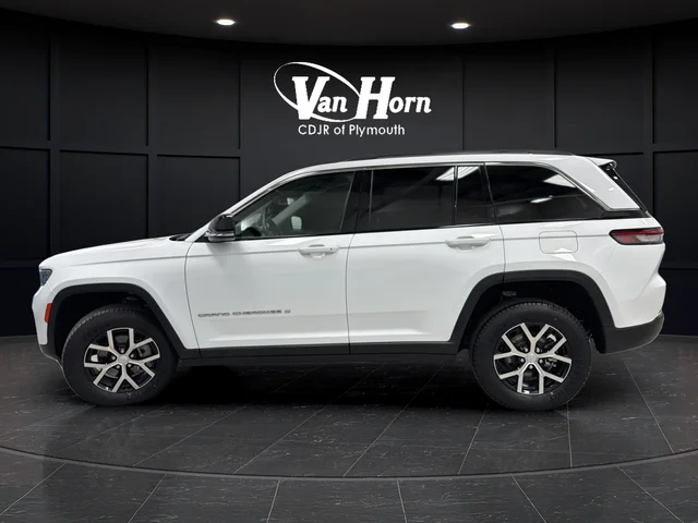 Used 2022 Bright White Clearcoat Jeep Limited image 4