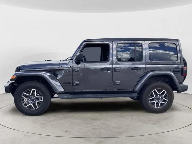 Certified Used 2025 Crystal Metallic Jeep Sahara image 2