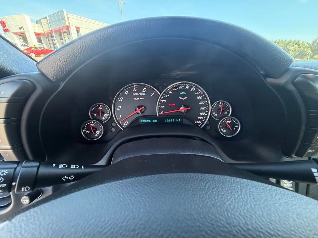Used 2009 Gray Chevrolet Z06 image 29