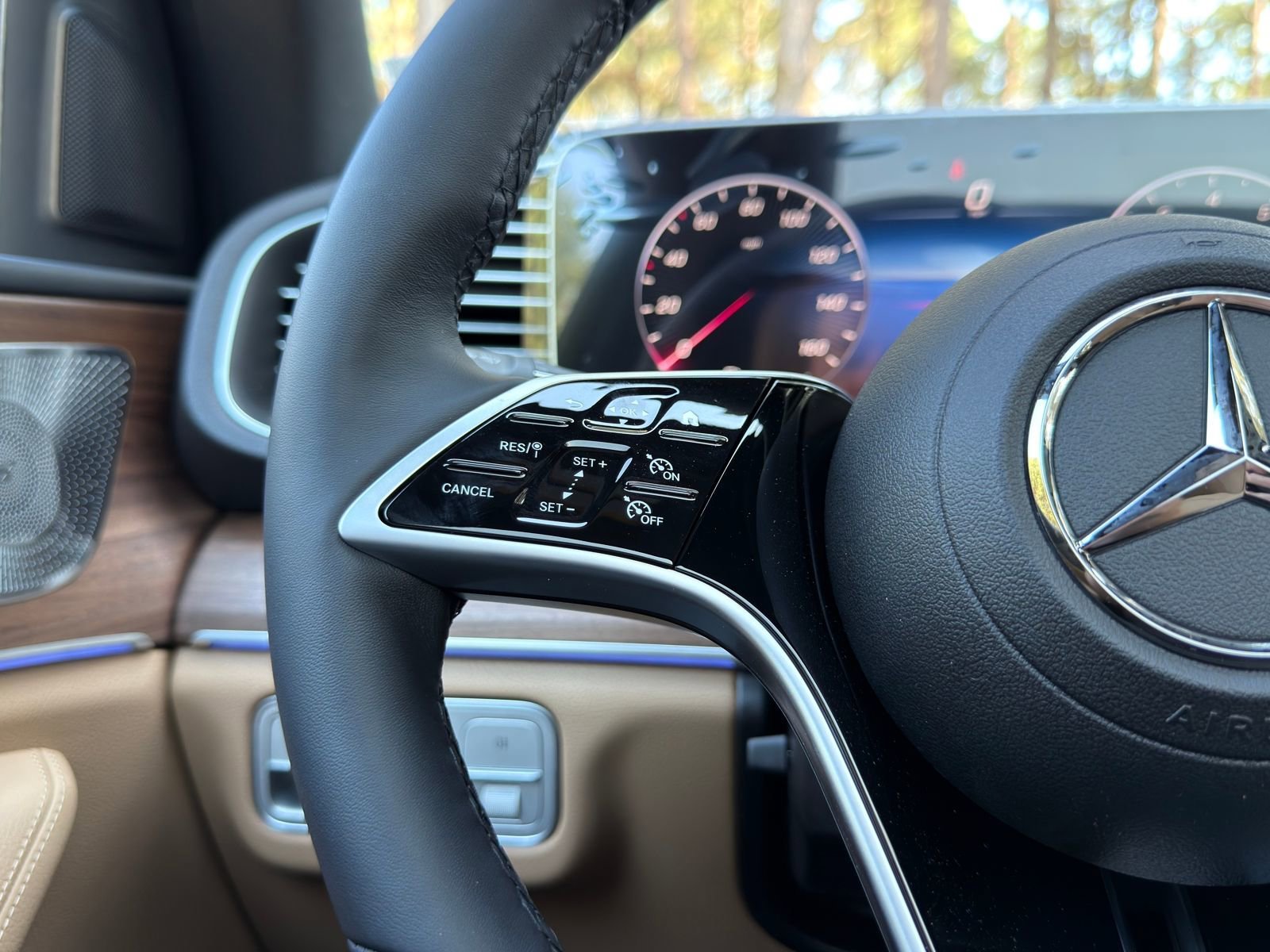 New 2026 Obsidian Black Metallic Mercedes-Benz GLE 350 image 50
