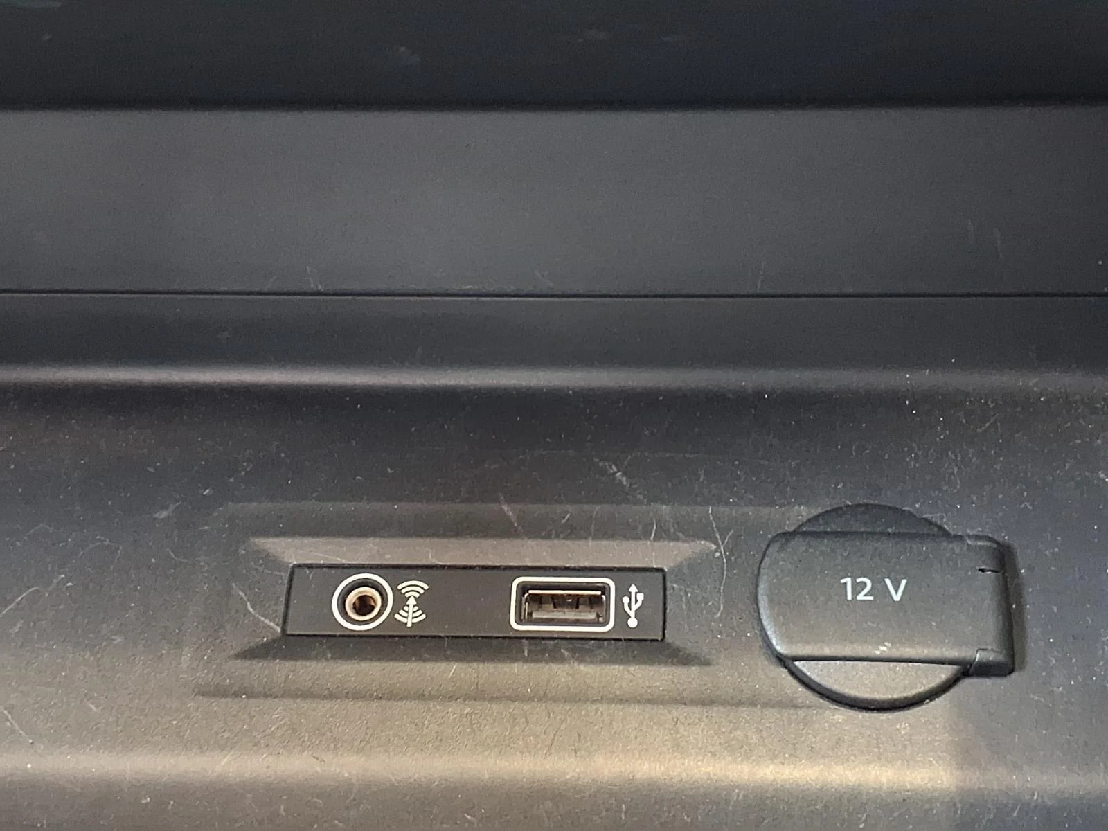 Used 2019 Deep Black Pearl Volkswagen 3.6L V6 SEL Premium image 11
