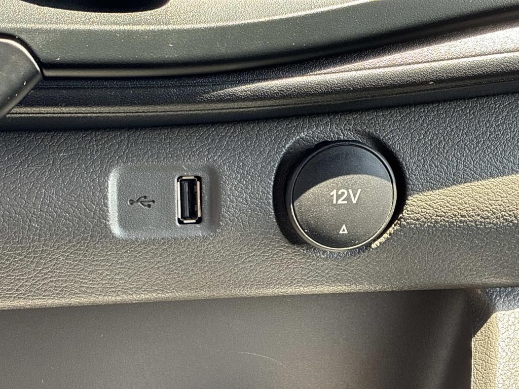 Used 2024  Ford Base image 28