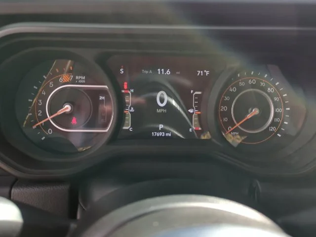Used 2024 Gray Jeep Sahara image 10