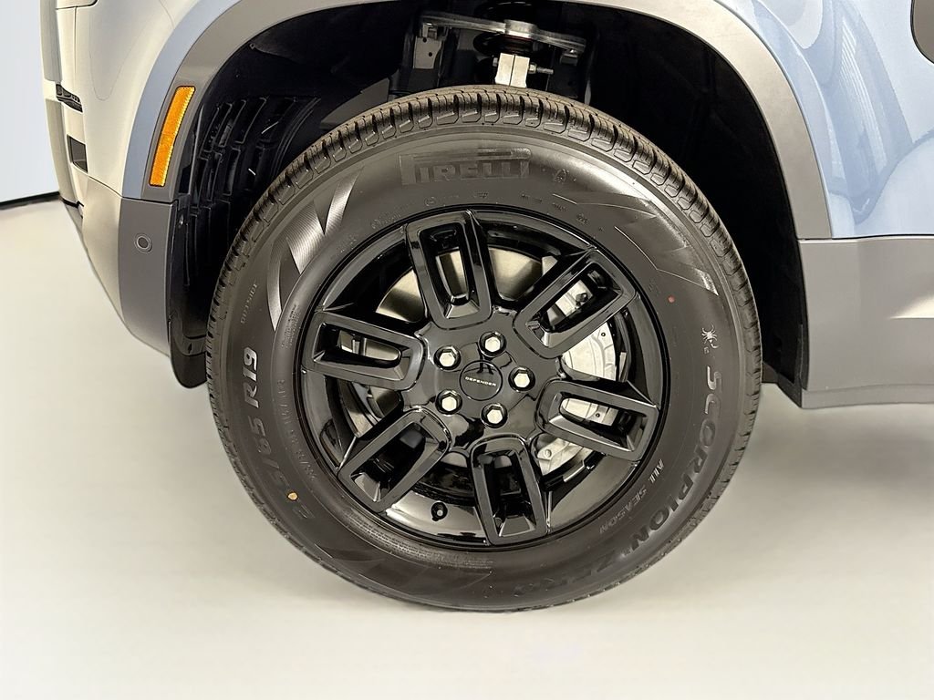 Used 2026 Tasman Blue Metallic Land Rover S image 30