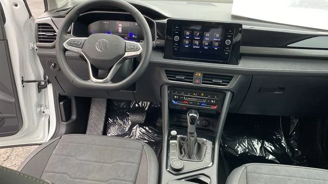 2026 Volkswagen Taos SE Black - Photo 9
