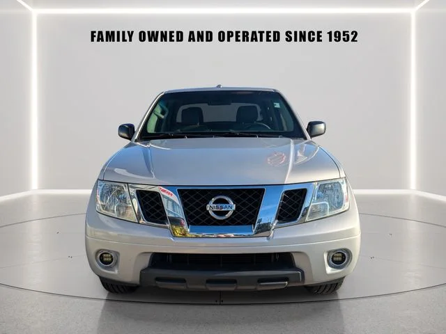 Used 2018 Silver Nissan SV image 6