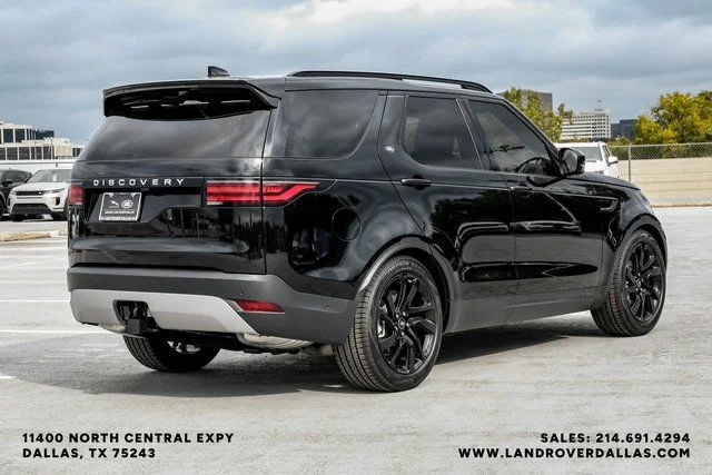 Used 2025 Santorini Black Metallic Land Rover S image 6