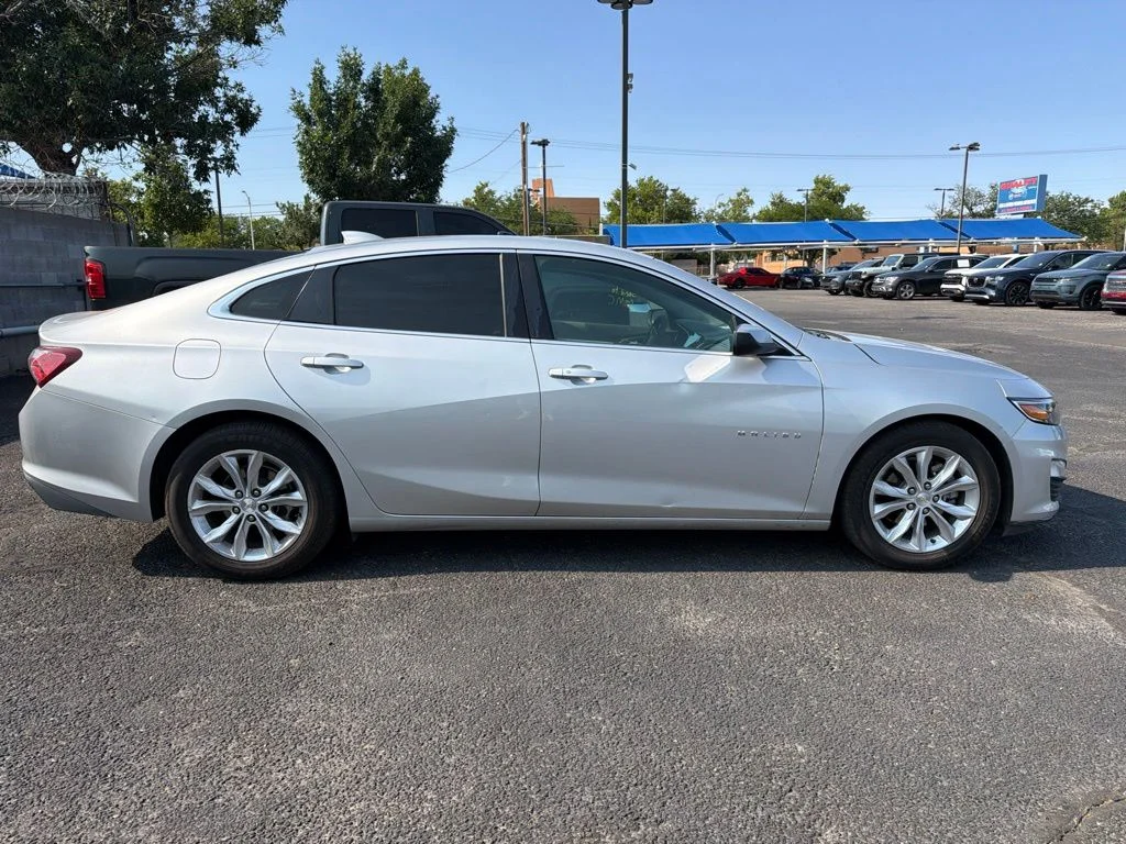 Used 2019 Silver Chevrolet Hybrid image 4