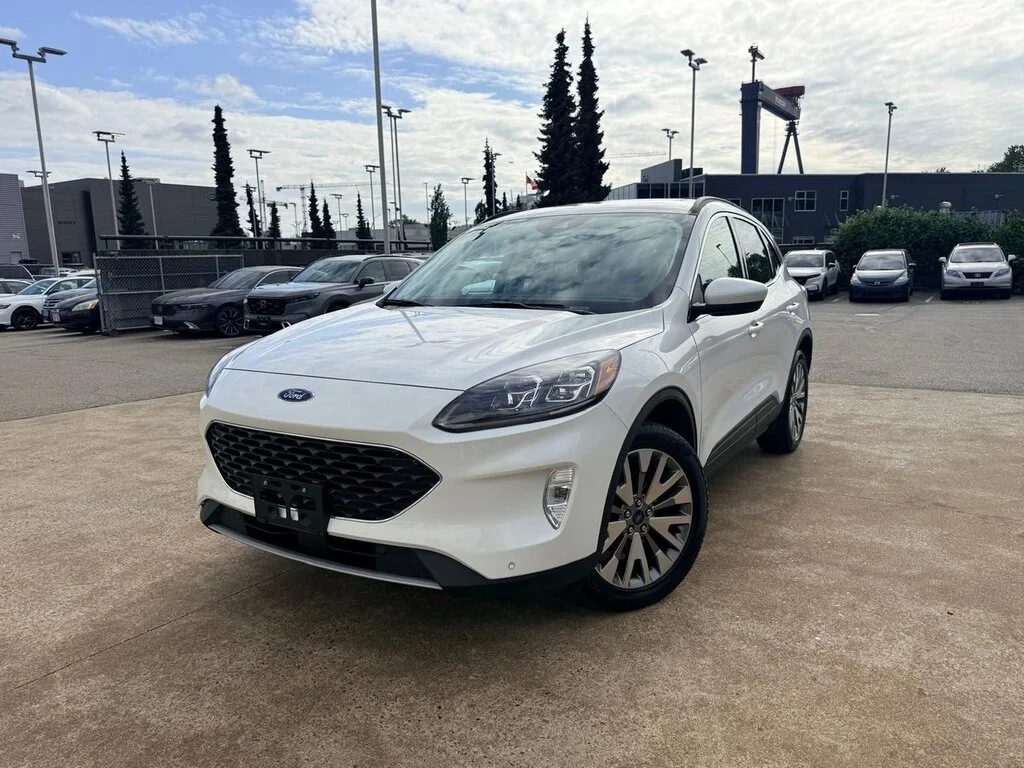 Used 2022 Star White Metallic Tri-Coat Ford Titanium AWD Dilawri Certified   Local BC image 1