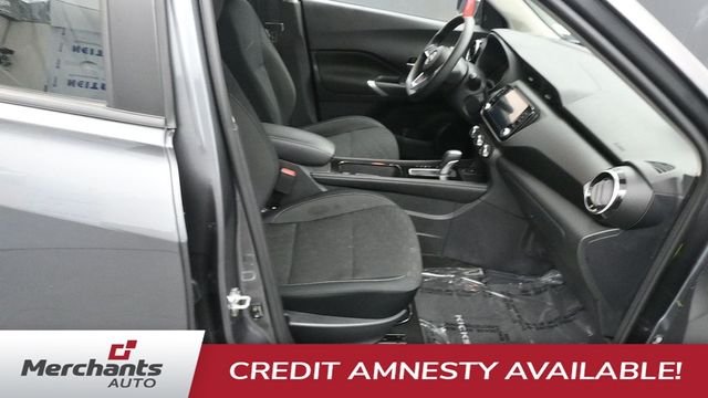 Used 2024 Gray Nissan SV image 11
