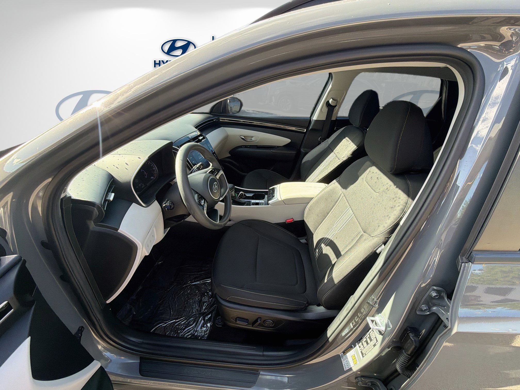 Used 2024 Hampton Gray Hyundai SEL image 17