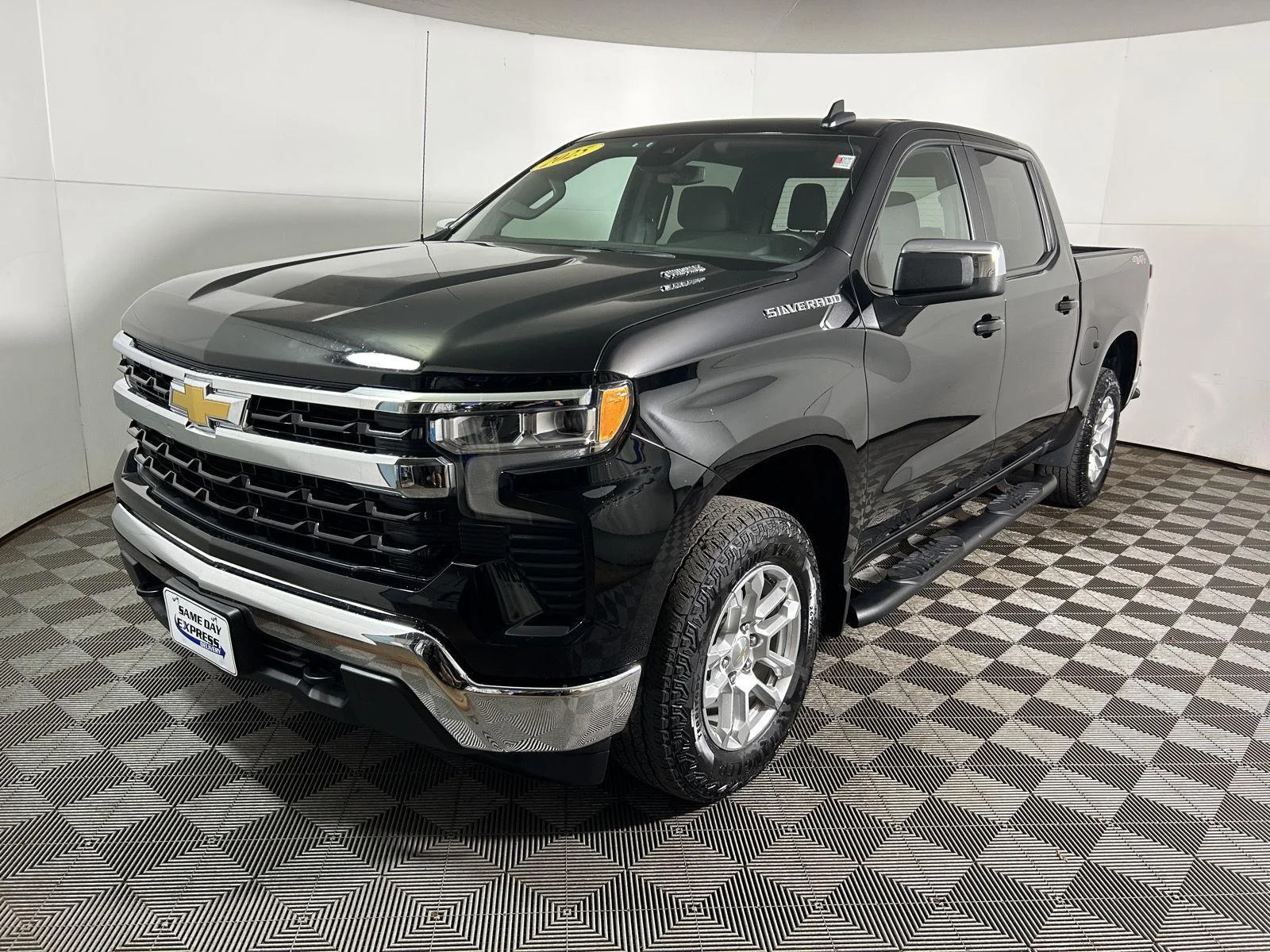 Used 2025 Black Chevrolet LT image 10